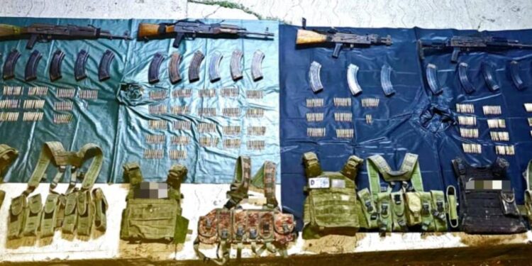 Tras enfrentamiento armado, las corporaciones policiacas detuvieron a cuatro personas con fuerte arsenal