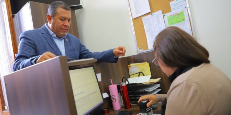 Por ley se debe promover la creación de libros en sistema braille: JC Barragán