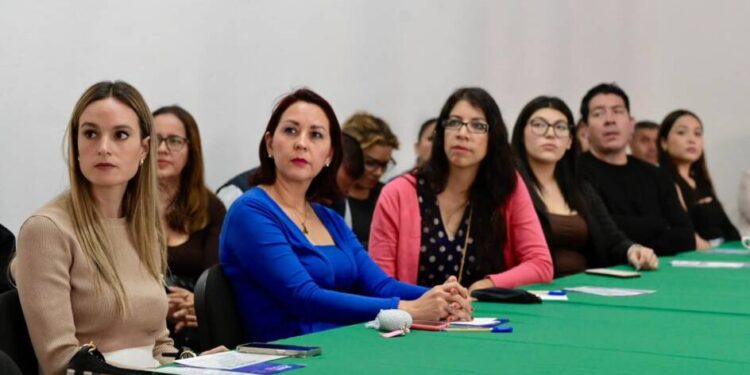 Capacita Congreso de Michoacán a personal para ser Punto Naranja