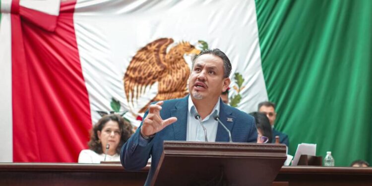 Por un Michoacán más limpio y sustentable bancada naranja respalda reforma de residuos sólidos: Víctor Manríquez