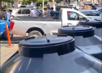 Ayuntamiento de Los Reyes realiza primera entrega de tinacos y productos a bajo costo para las familias