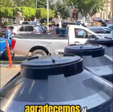 Ayuntamiento de Los Reyes realiza primera entrega de tinacos y productos a bajo costo para las familias