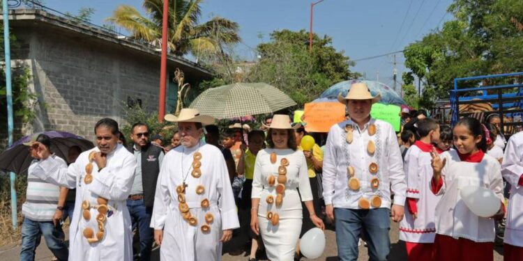 Con Actividades Culturales, Tradiciones y Festividades se Preserva la Identidad de la Región: Vicente Gómez Núñez