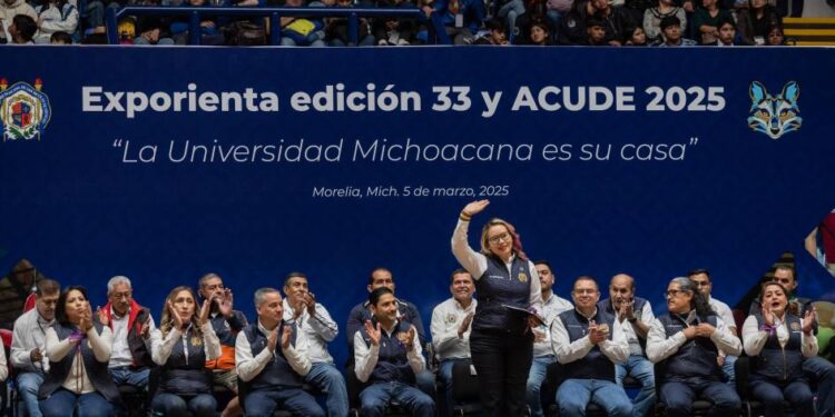 La UMSNH los espera con los brazos abiertos para que continúen su futuro profesional, señala Yarabí Ávila al inaugurar ExpOrienta y ACUDE 2025