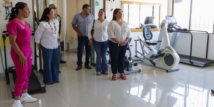 Inicia Gobierno de Quiroga renovación de la Unidad Básica de Rehabilitación para mejorar la atención médica