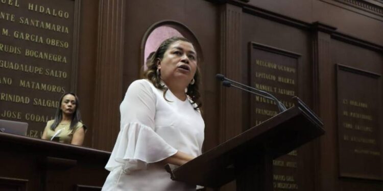 Presenta Belinda Iturbide iniciativa que regule la IA