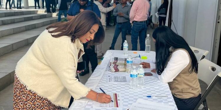 Asiste Alma Mireya González a capacitación del FAIS 2025 Objetivo: impulsar el bienestar y desarrollo de Quiroga