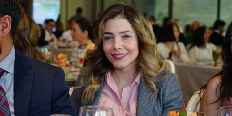 Reconoce Brissa Arroyo aportación de las mujeres empresarias para el desarrollo del estado