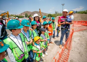 Supervisa Gladyz Butanda estación 1 del teleférico de Morelia con mini arquitectos e ingenieros