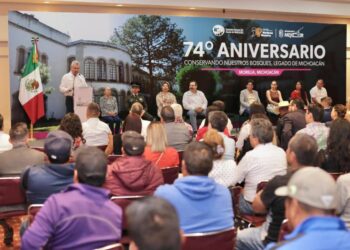 Refrenda Bedolla compromiso con medio ambiente y reconoce labor de la Cofom