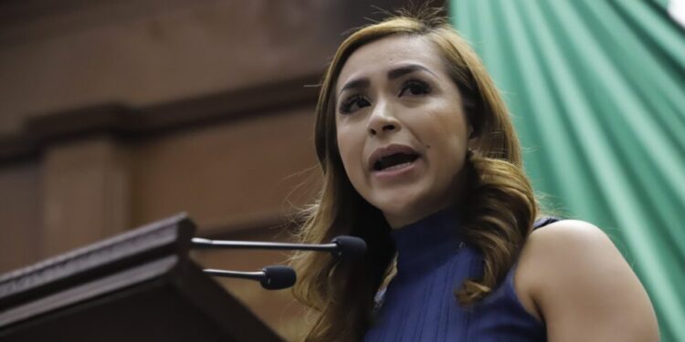 Impulsa Grecia Aguilar el Parlamento Juvenil Incluyente 2025 en Michoacán