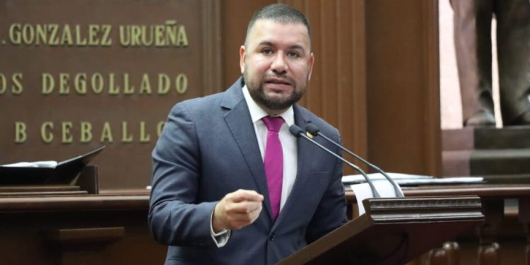 Reyes Galindo presenta iniciativa para frenar el Burnout, “síndrome de estrés laboral”, en trabajadores del Estado y municipios