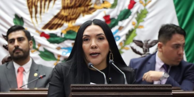 Adriana Campos Huirache condenó el feminicidio de Ana Gabriela y demandó dar con el paradero de su hijo