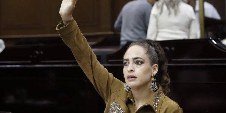 Va Sandra Arreola por reconocimiento de pueblos afroamericanos en Michoacán