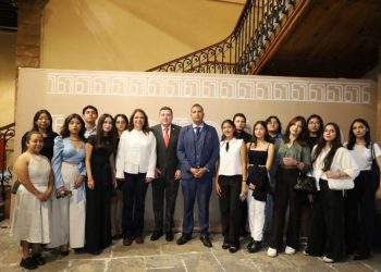 Educación, eje transversal de la labor legislativa: Vicente Gómez Núñez