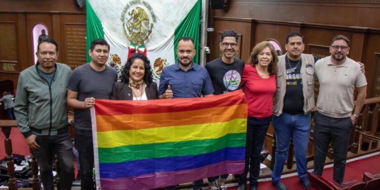 Hugo Rangel promueve reforma para reconocer la diversidad familiar en Michoacán