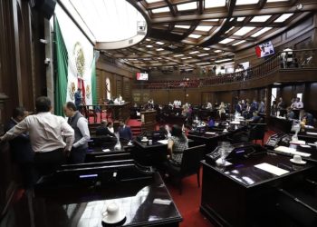 Migrantes con estudios universitarios podrán ser integrados al sector productivo, define 76 Legislatura