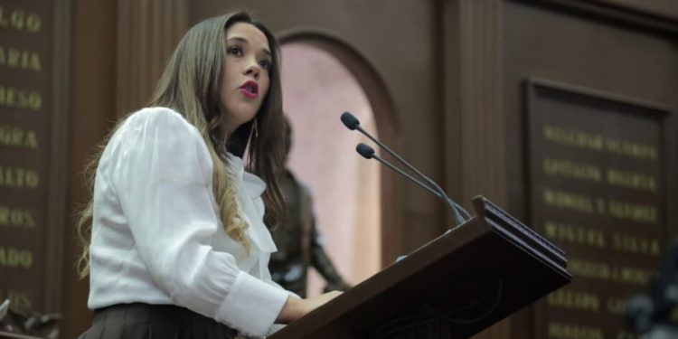 Propone Xóchitl Ruiz reforma al Código Familiar para agilizar trámites en casos de personas desaparecidas en Michoacán