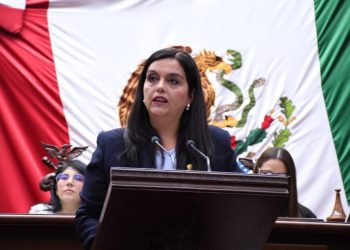 Propone Tere Herrera apoyar a cuidadores primarios en Michoacán