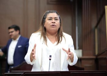 Exhorta Belinda Iturbide a prevenir el cáncer de mama en Michoacán