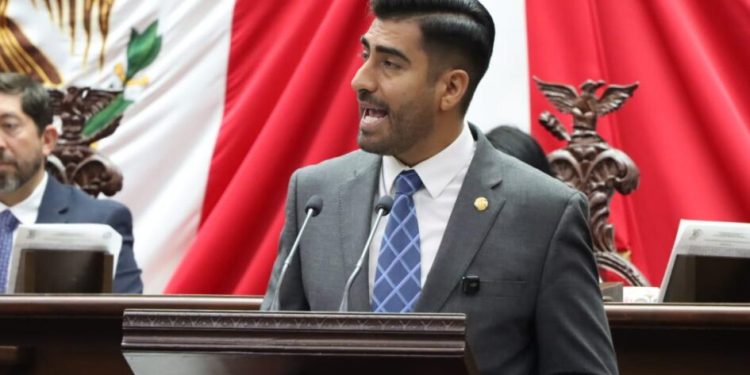 Impulsa Poncho Chávez el reconocimiento del turismo alternativo en Michoacán