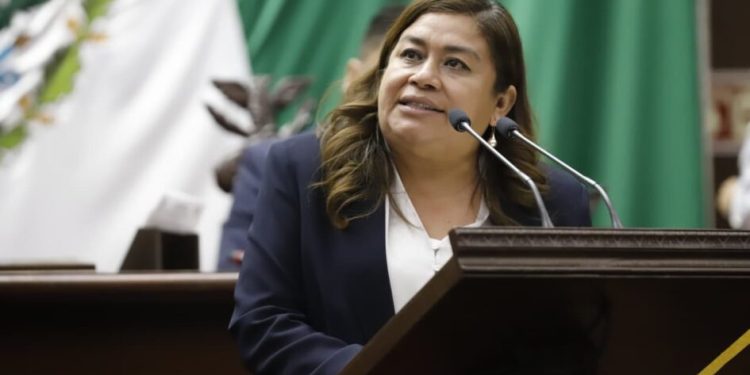 Aplaude Belinda Iturbide conmemoración del Día Estatal de Cuca García