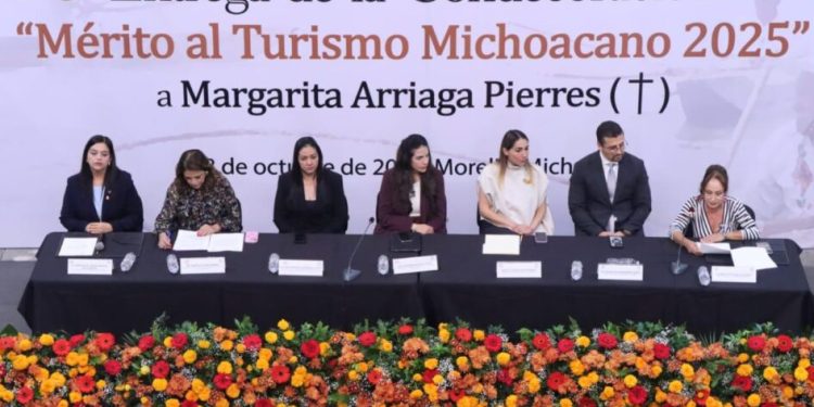 Entrega Congreso del Estado Condecoración “Mérito al Turismo Michoacano 2025” a Margarita Arriaga Pierres