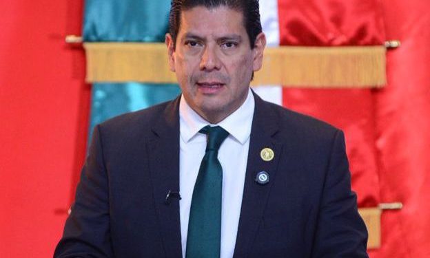 Propone Ernesto Núñez Aguilar iniciativa contra el ejercicio ilegal de la medicina