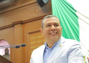 Juan Carlos Barragán, aplaude la designación de Grecia Itzel Quiroz García, como presidenta sustituta de la alcaldía de Uruapan