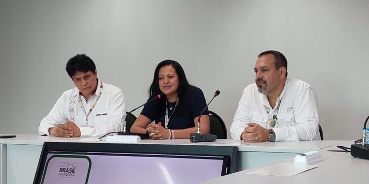 Presentan en la COP30 un modelo de convivencia entre humanos y cocodrilos para enfrentar el cambio climático en Michoacán