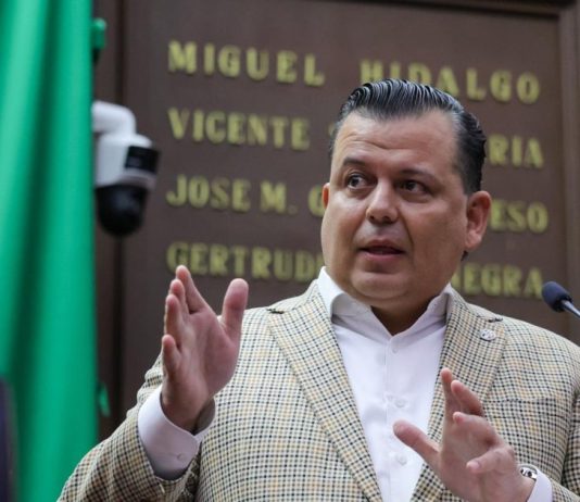 Defiende Memo Valencia el jaripeo y cabalgatas ante la prohibición en la Constitución