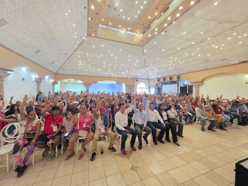 La asociación civil Somos México que busca constituirse como partido político nacional, realizó en el municipio de Apatzingán la novena asamblea de 11 proyectadas en Michoacán.