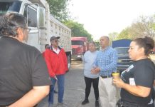 HABITANTES DEL FRACC. VILLAS DEL PEDRAGAL PIDEN A LAS AUTORIDADES ESTATALES RETIREN LOS CAMIONES DE CARGA DEL SINDICATO MELCHOR OCAMPO