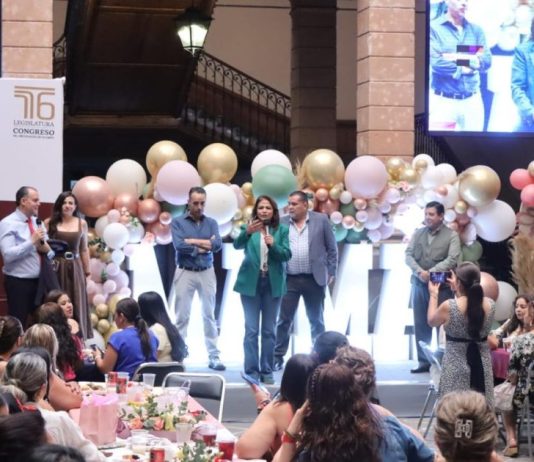 Congreso del Estado reconoce labor de las madres michoacanas en la sociedad